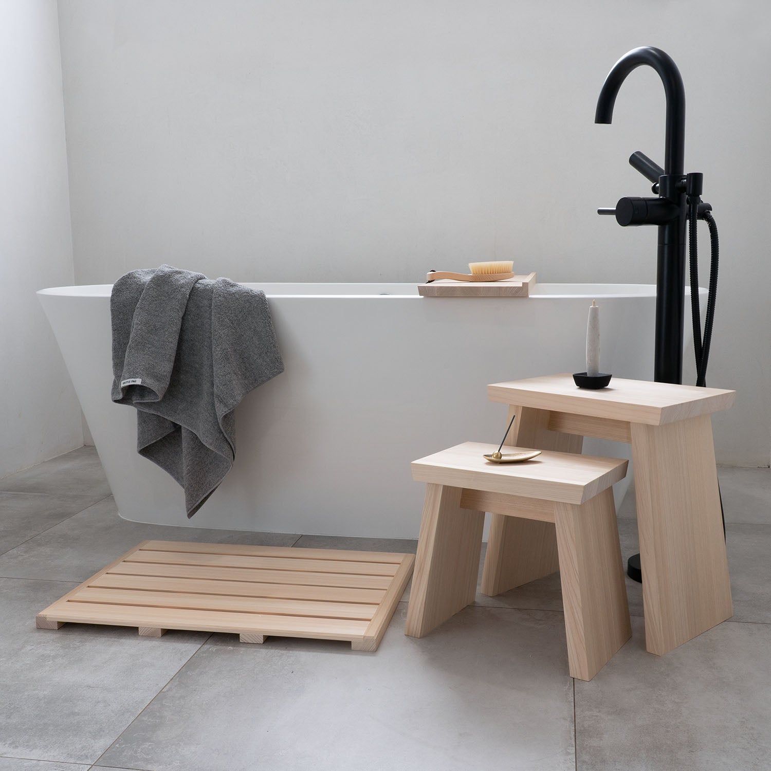 Hinoki Bath Stool - Torii